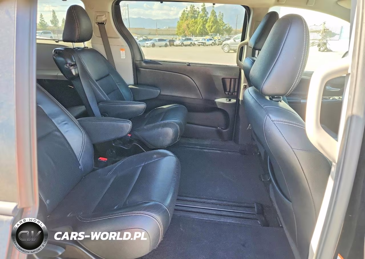 2015 Toyota Sienna Sport VIN:5TDXK3DC4FS657999 - 10
