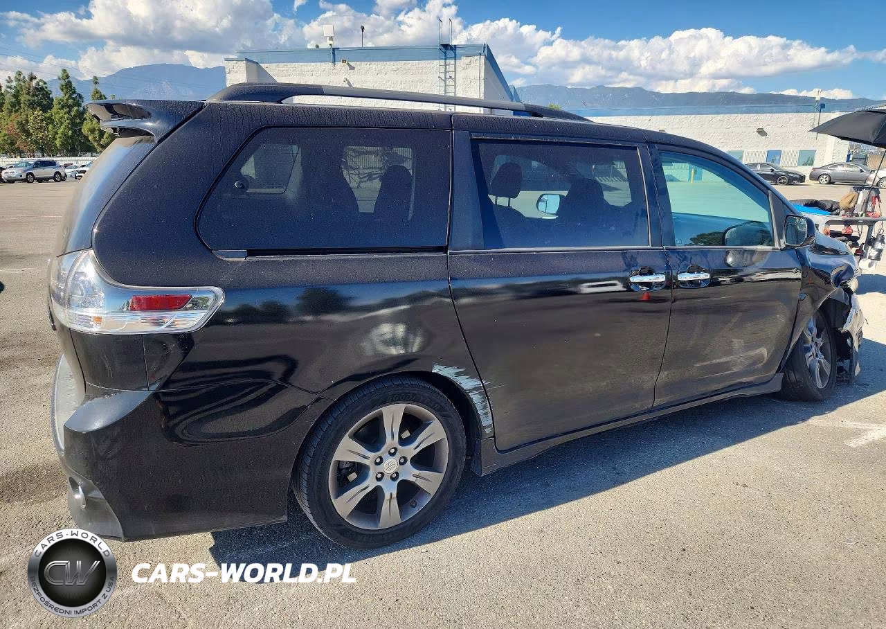 2015 Toyota Sienna Sport VIN:5TDXK3DC4FS657999 - 3