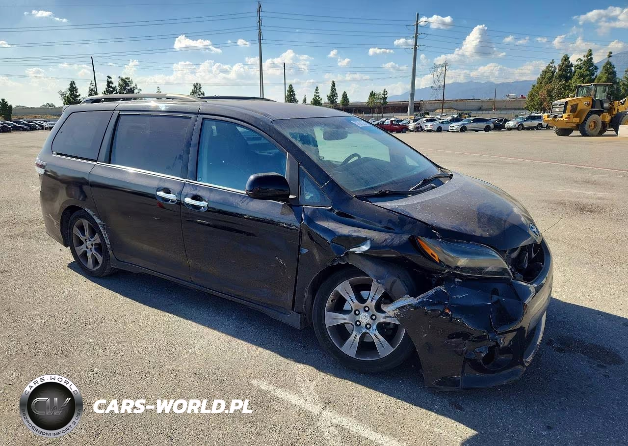 2015 Toyota Sienna Sport VIN:5TDXK3DC4FS657999 - 4