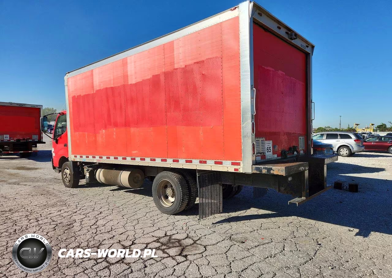 2017 Hino 195 Box Truck VIN:JHHSDM2HXHK005890 - 2