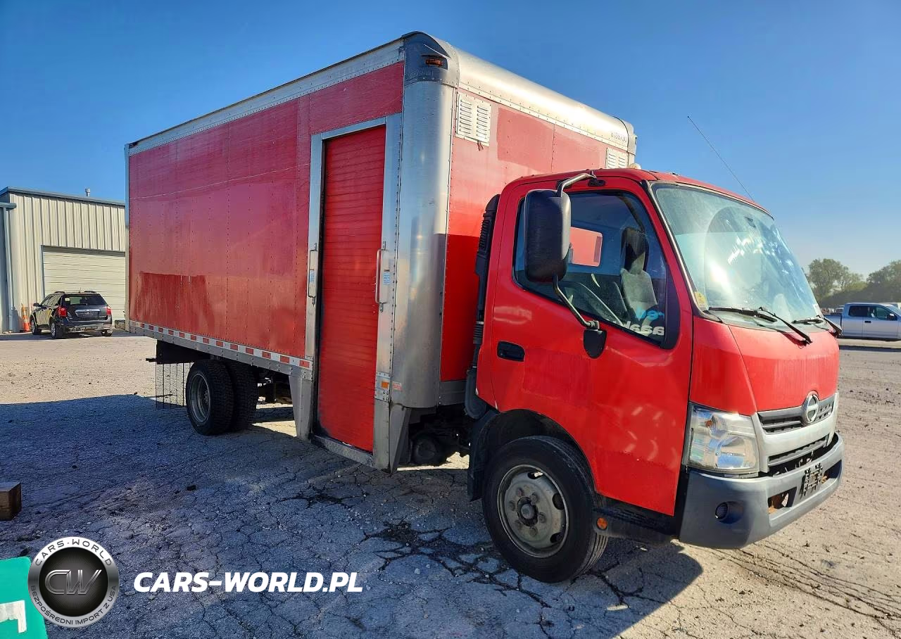 2017 Hino 195 Box Truck VIN:JHHSDM2HXHK005890 - 4