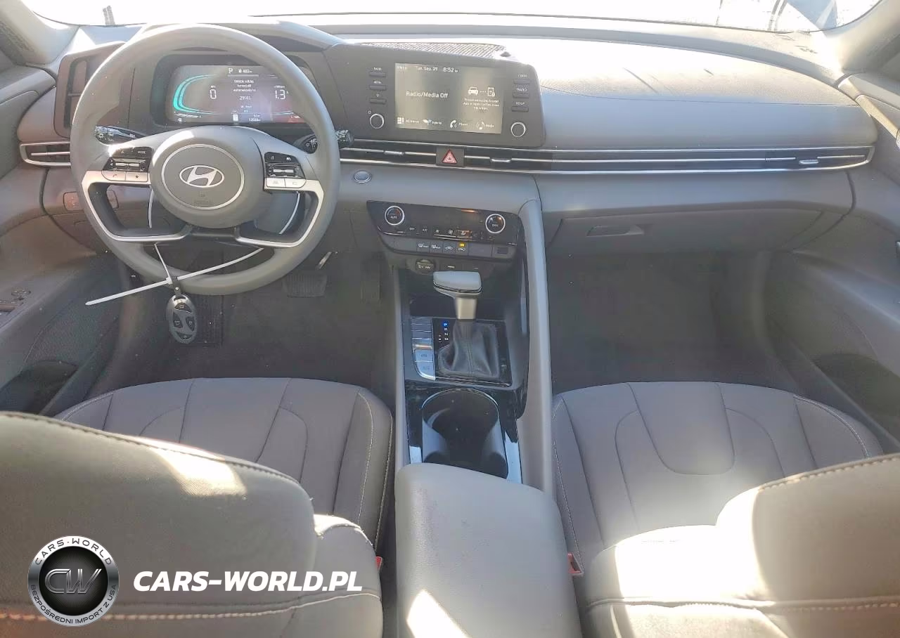 2025 Hyundai Elantra Hybrid Blue VIN:KMHLM4DJ9SU140390 - 8