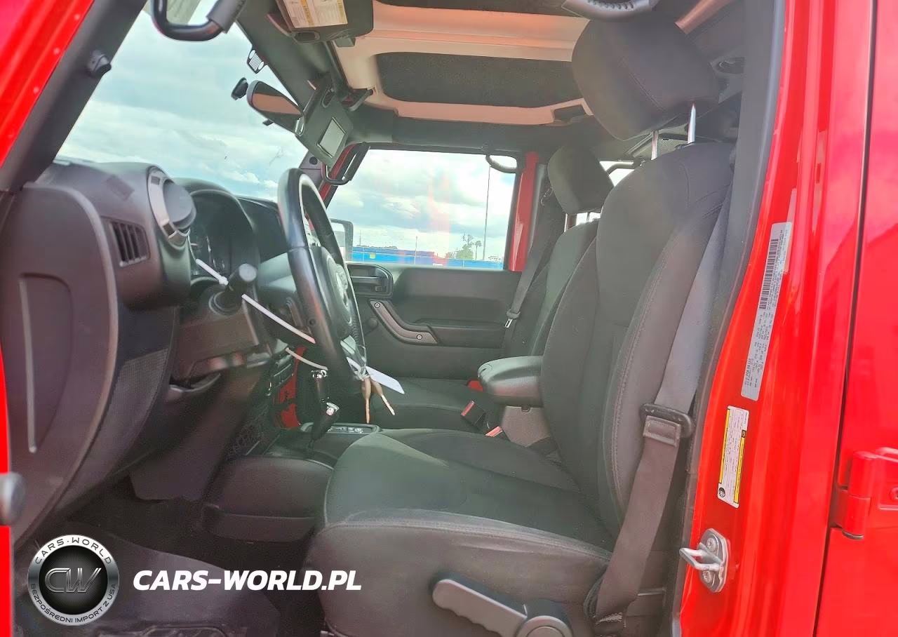 2017 Jeep Wrangler Unlimited Sport VIN:1C4BJWDG8HL531392 - 7