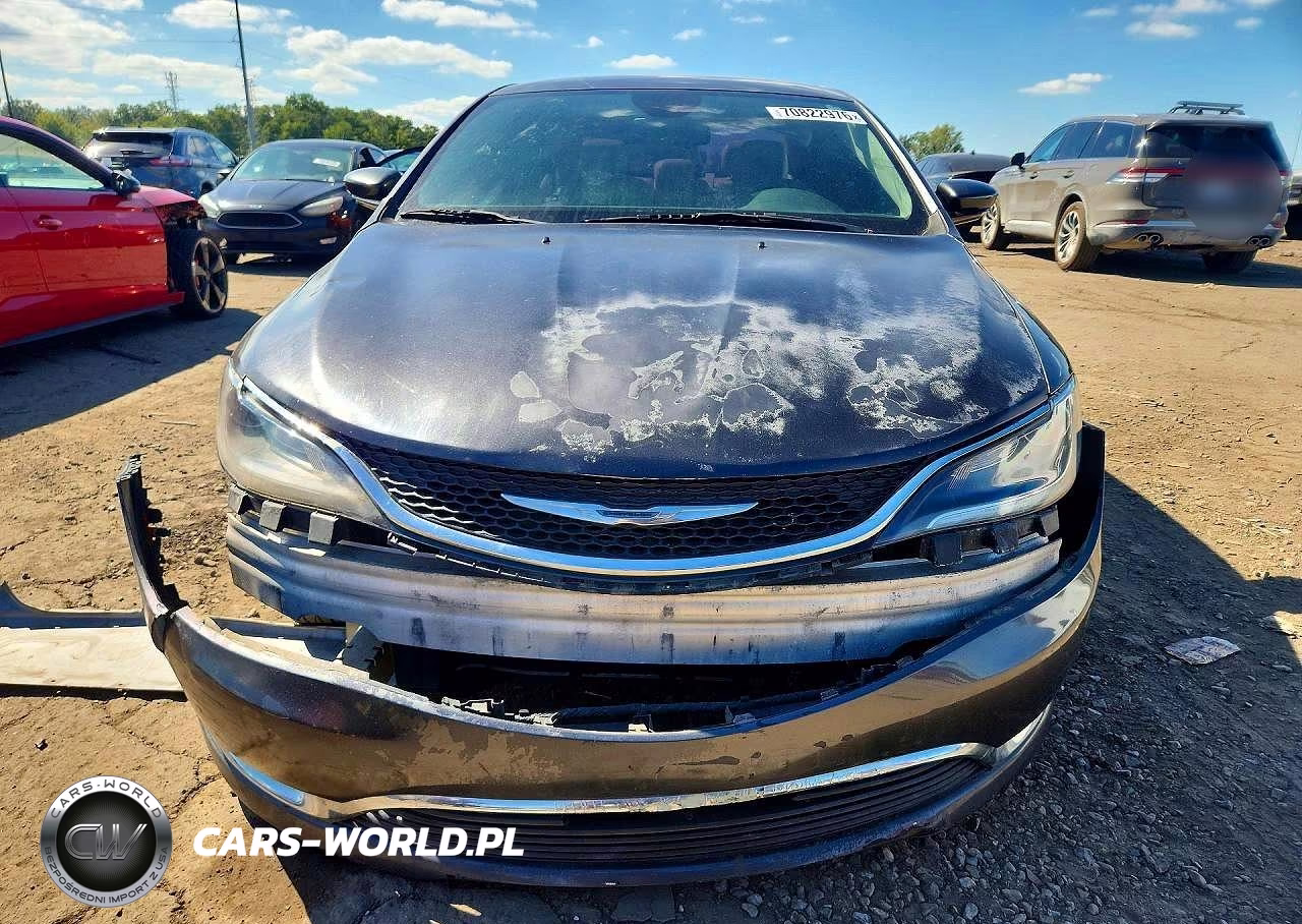 2015 Chrysler 200 C VIN:1C3CCCCG6FN524803 - 5