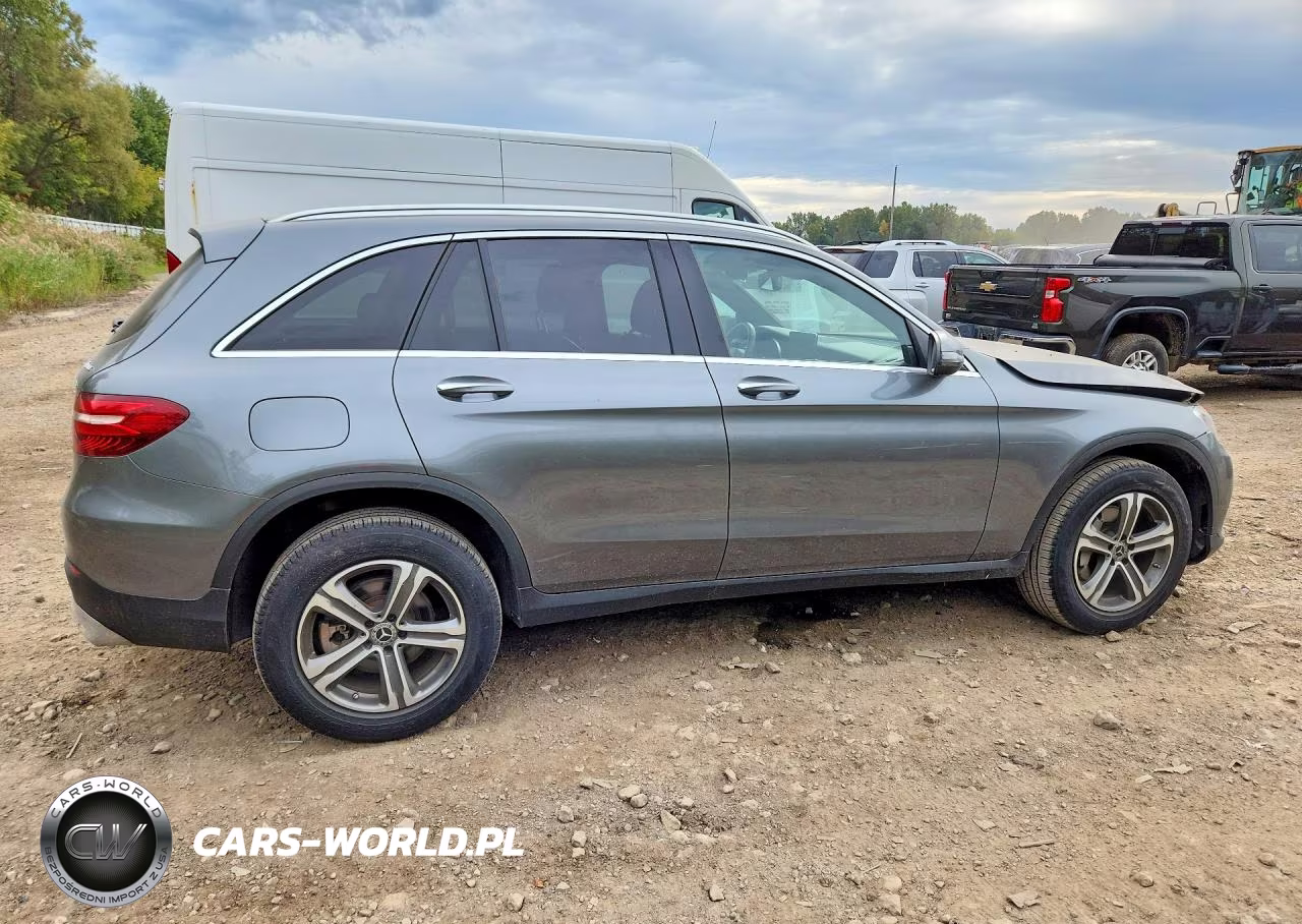 2018 Mercedes-Benz Glc 300 4Matic VIN:WDC0G4KB5JV111983 - 3