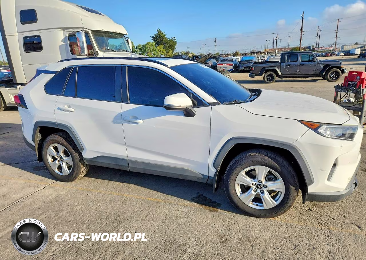 2021 Toyota Rav4 Xle VIN:2T3W1RFV8MC156272 - 4