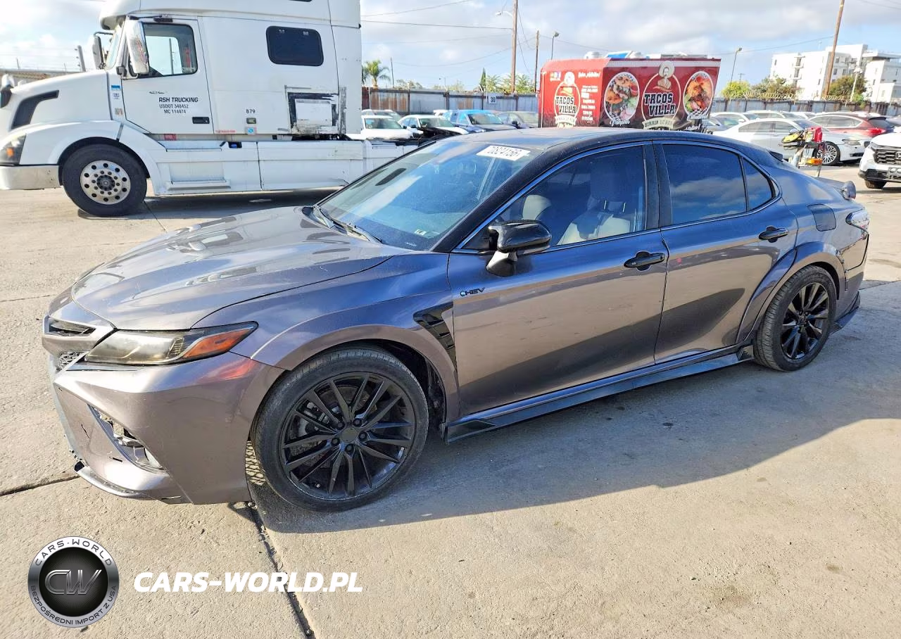 2019 Toyota Camry Hybrid Se