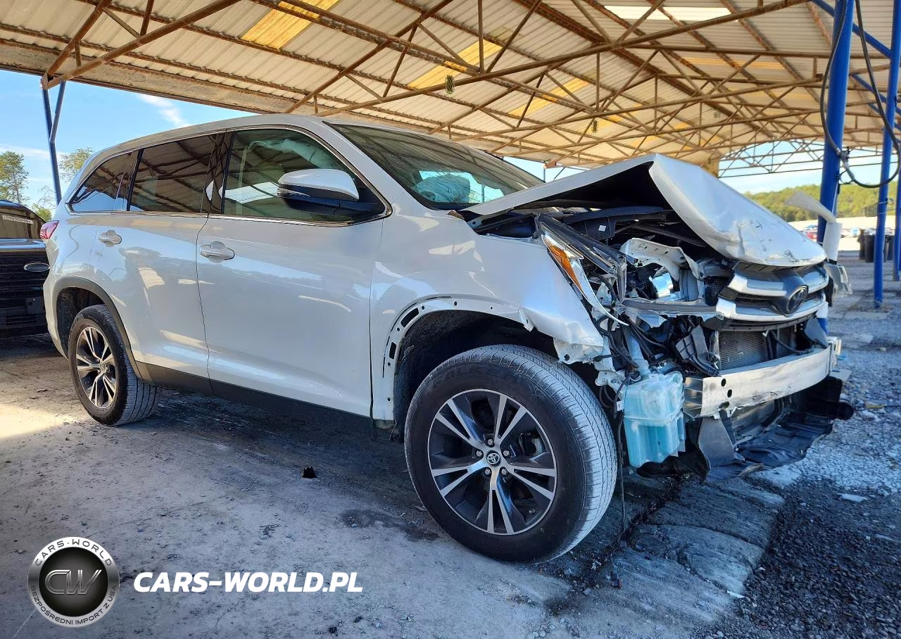 2019 Toyota Highlander Le Plus VIN:5TDZZRFHXKS334390 - 4