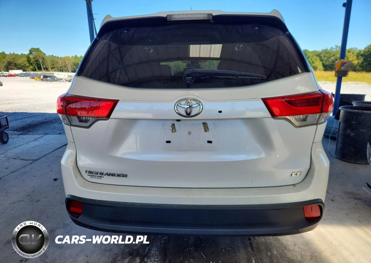 2019 Toyota Highlander Le Plus VIN:5TDZZRFHXKS334390 - 6