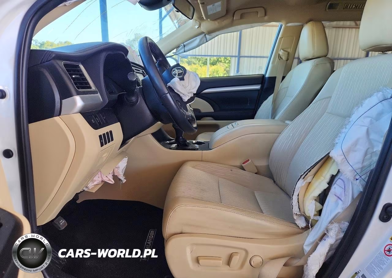2019 Toyota Highlander Le Plus VIN:5TDZZRFHXKS334390 - 7