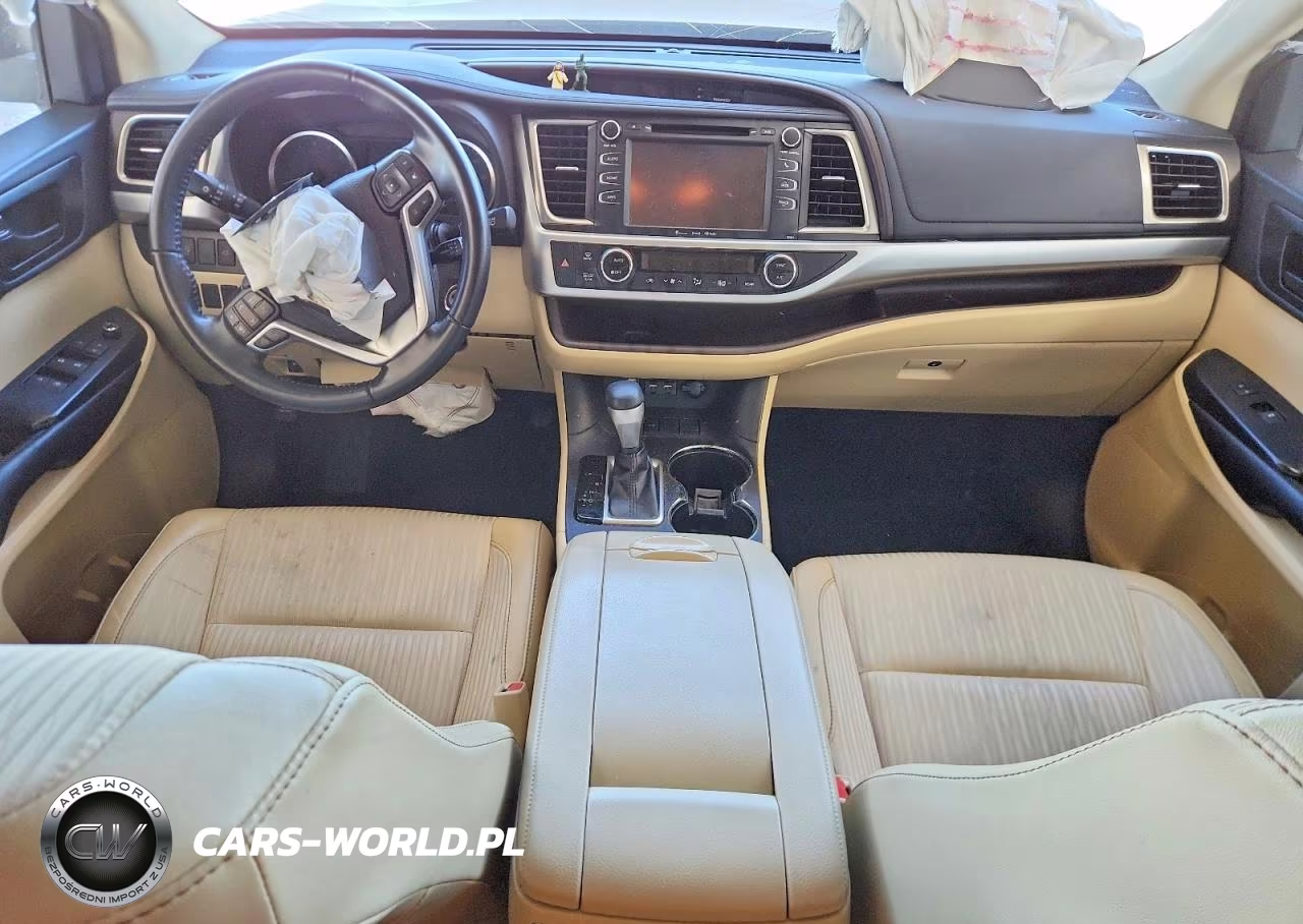 2019 Toyota Highlander Le Plus VIN:5TDZZRFHXKS334390 - 8