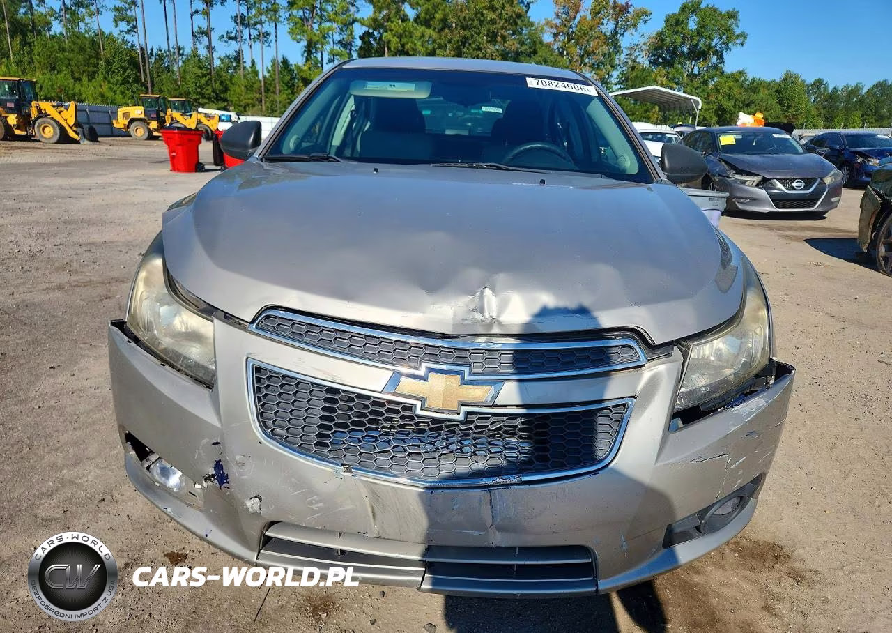 2012 Chevrolet Cruze Ls VIN:1G1PC5SH5C7175001 - 5