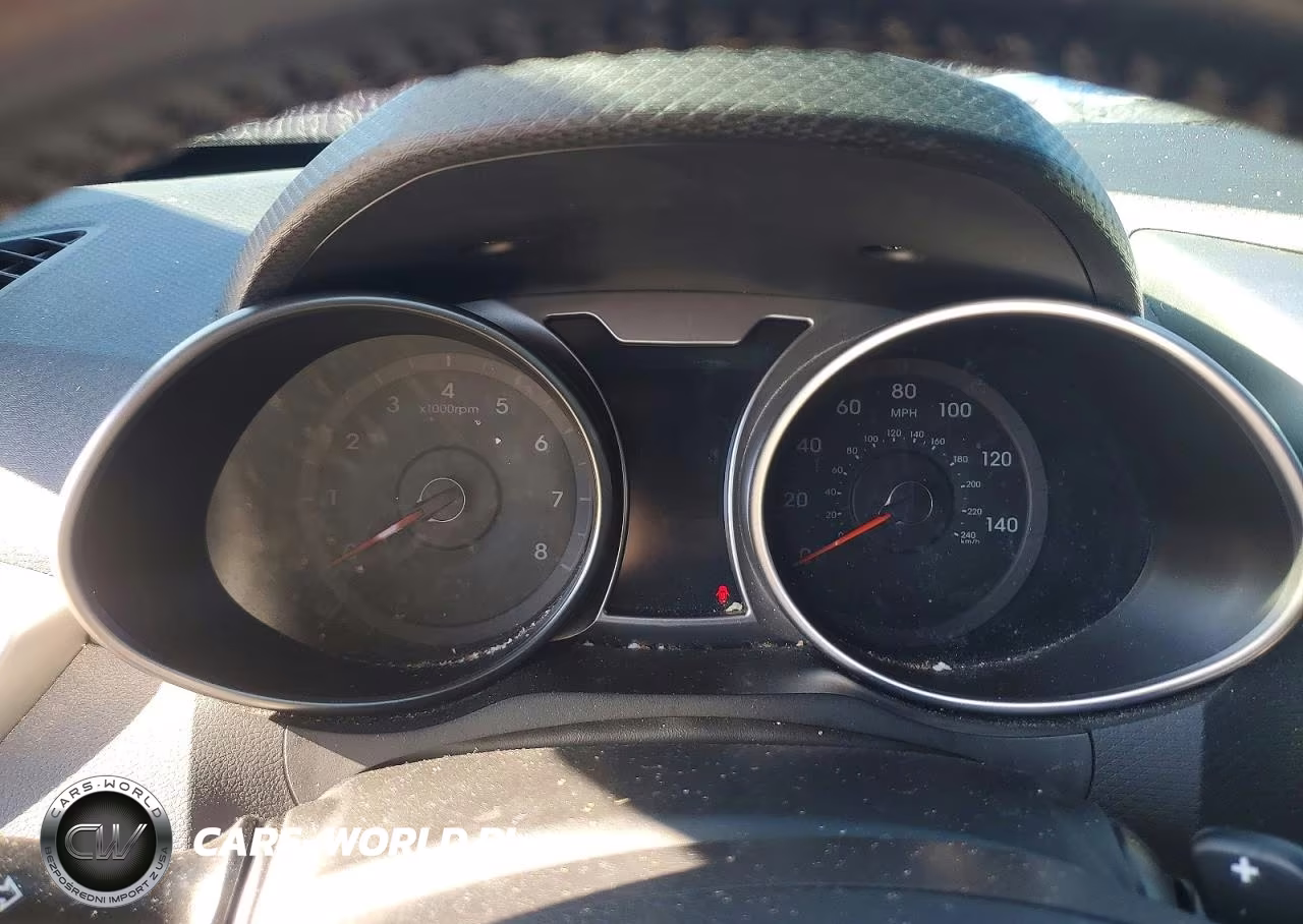 2017 Hyundai Veloster Value Edition VIN:KMHTC6AD1HU317164 - 9