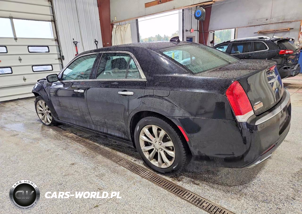 2018 Chrysler 300 Limited VIN:2C3CCAKG8JH127553 - 2