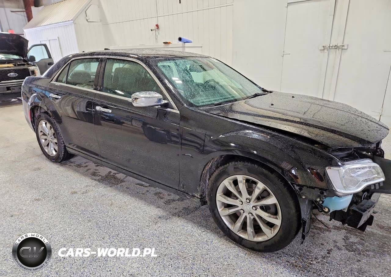 2018 Chrysler 300 Limited VIN:2C3CCAKG8JH127553 - 4
