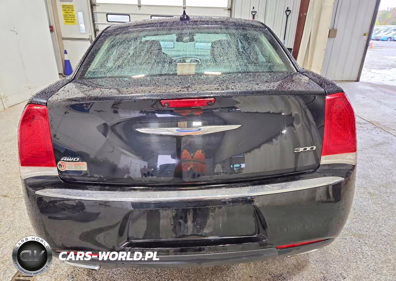 2018 Chrysler 300 Limited VIN:2C3CCAKG8JH127553 - 6