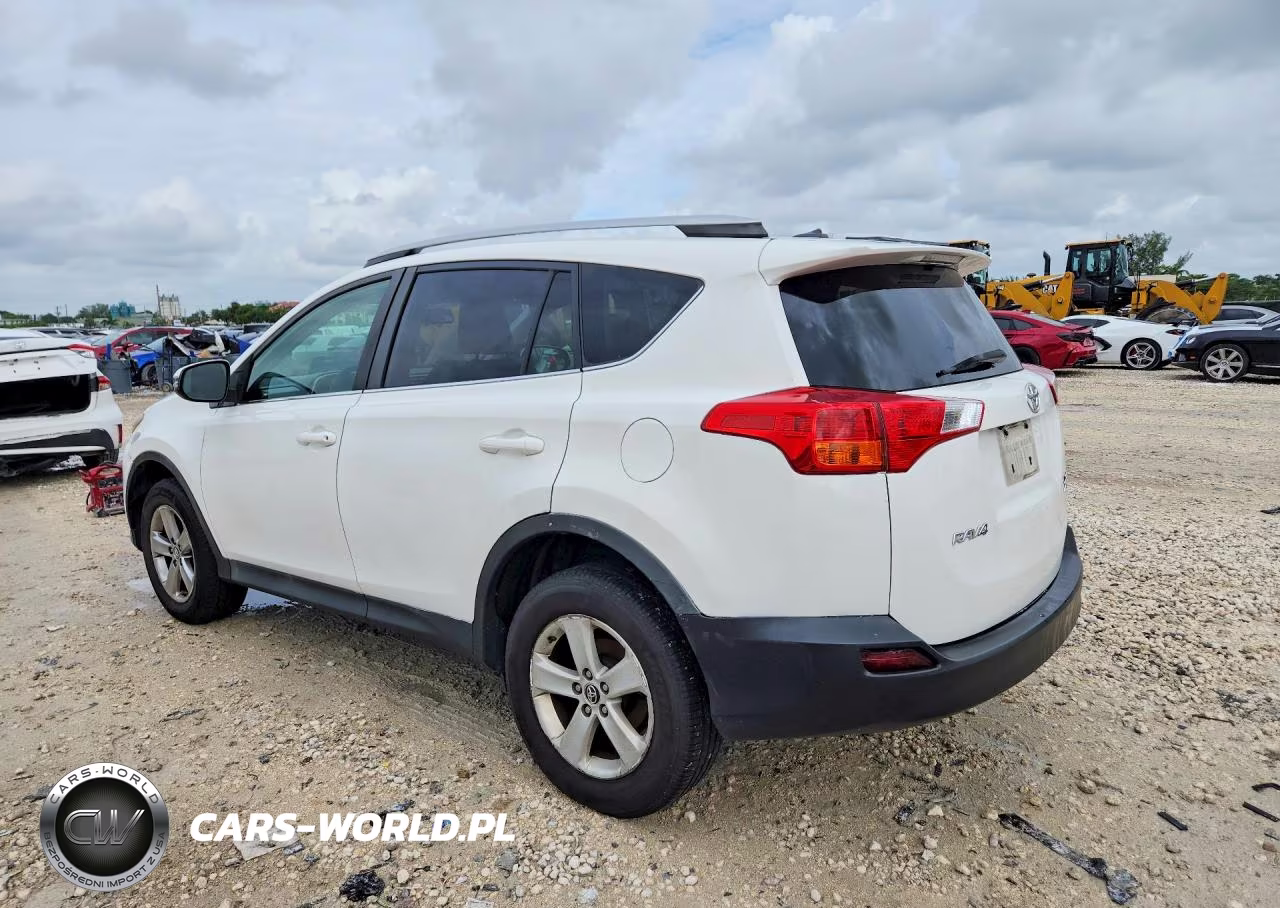 2015 Toyota Rav4 Xle VIN:2T3RFREV8FW353606 - 2