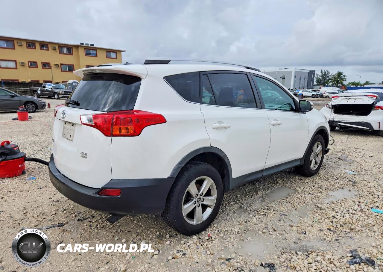 2015 Toyota Rav4 Xle VIN:2T3RFREV8FW353606 - 3
