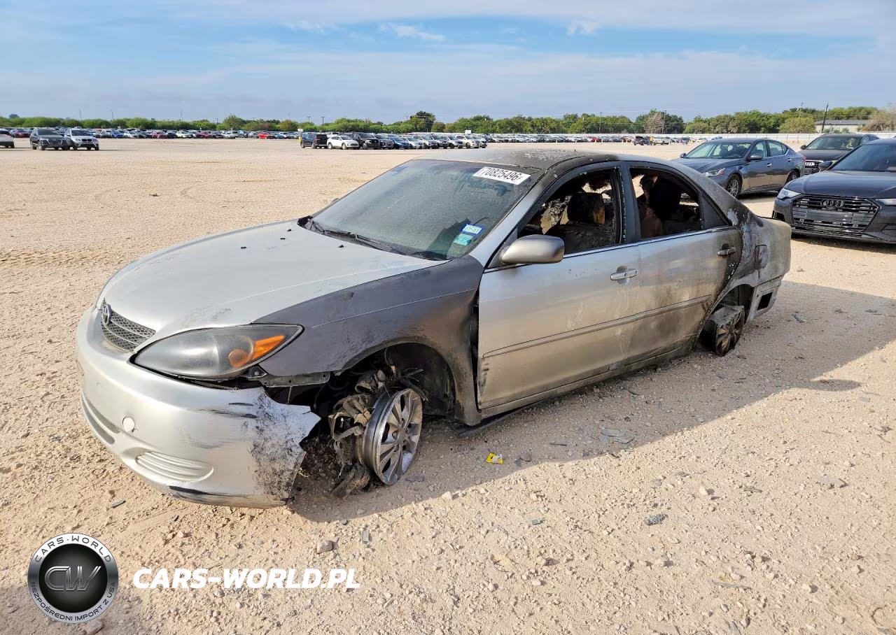 2004 Toyota Camry Le V6 – zdjęcie 1 z 12