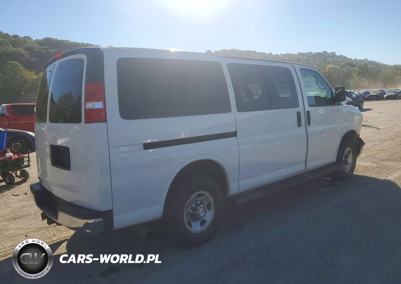 2018 Chevrolet Express G3500 Lt VIN:1GAZGMFG7J1261628 - 3