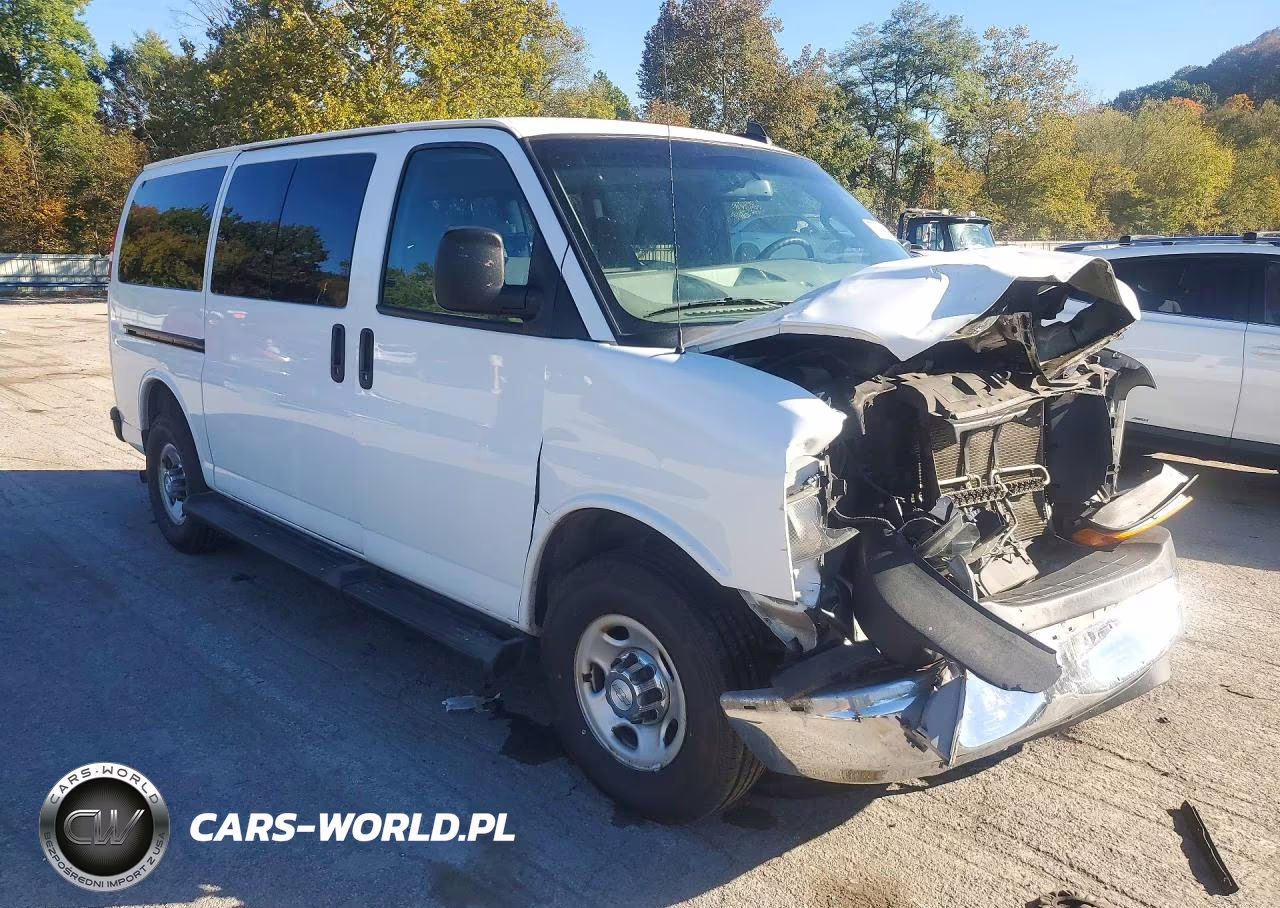 2018 Chevrolet Express G3500 Lt VIN:1GAZGMFG7J1261628 - 4
