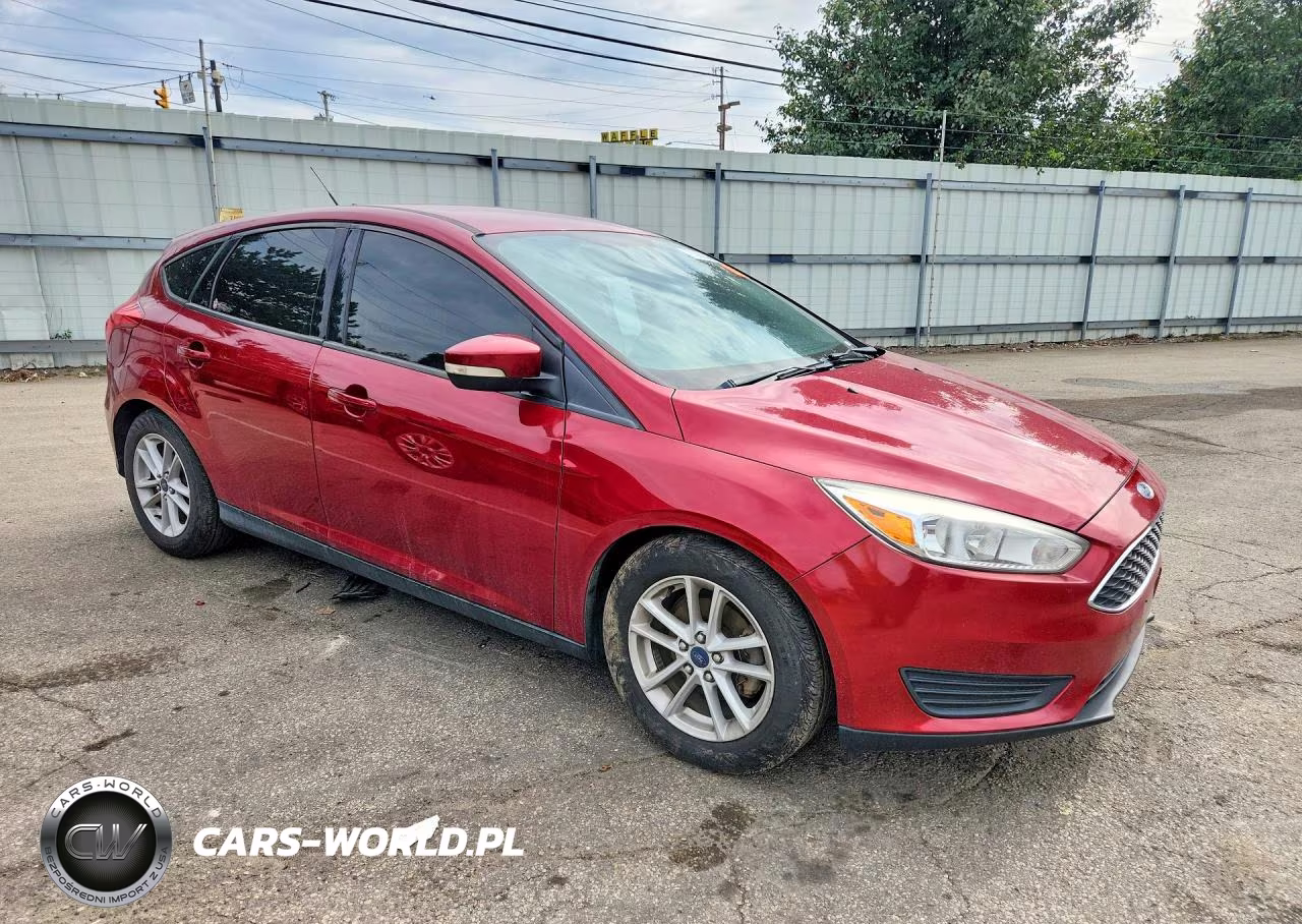 2017 Ford Focus Se VIN:1FADP3K24HL231657 - 4