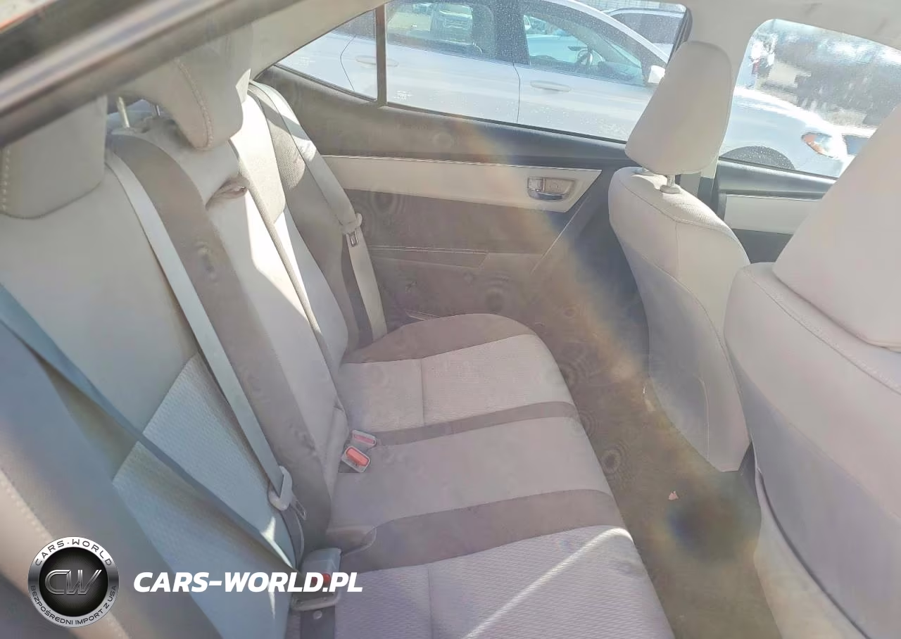 2018 Toyota Corolla Le VIN:2T1BURHE0JC976109 - 10