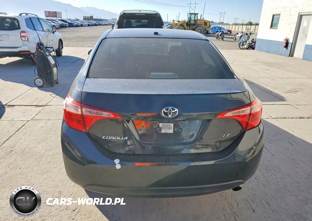 2018 Toyota Corolla Le VIN:2T1BURHE0JC976109 - 6