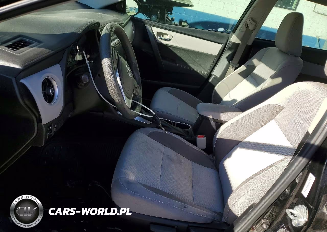 2018 Toyota Corolla Le VIN:2T1BURHE0JC976109 - 7