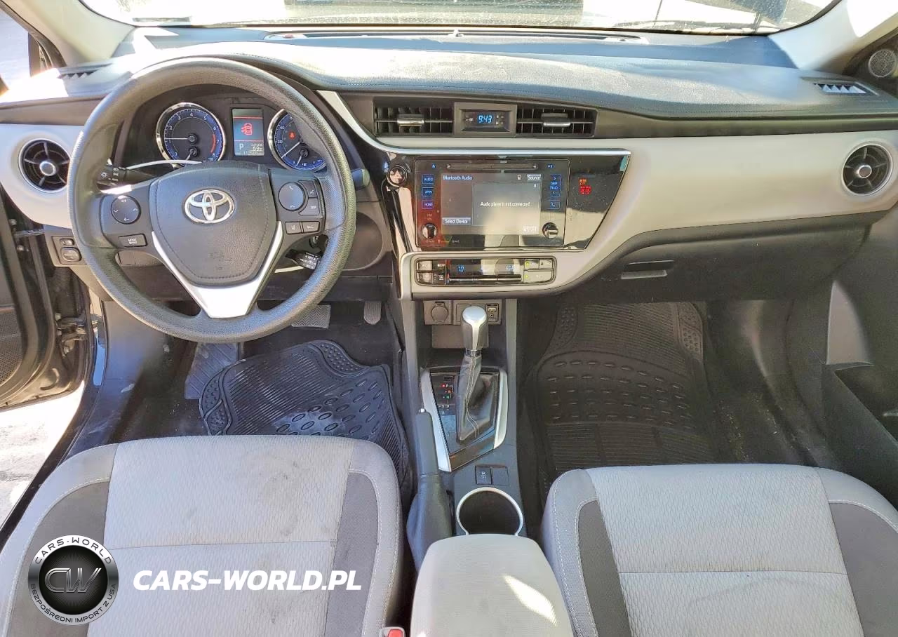 2018 Toyota Corolla Le VIN:2T1BURHE0JC976109 - 8