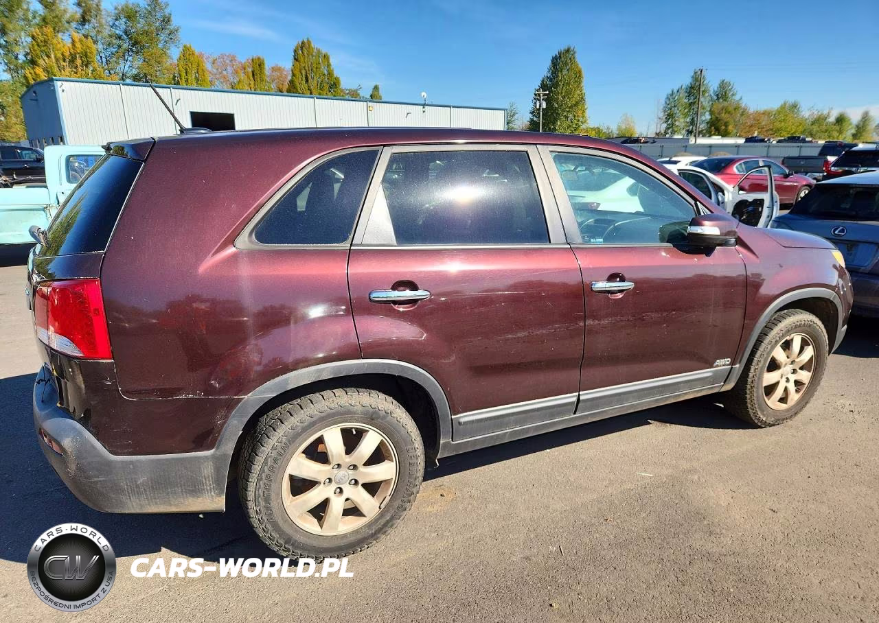 2013 Kia Sorento Lx VIN:5XYKTDA65DG339590 - 3