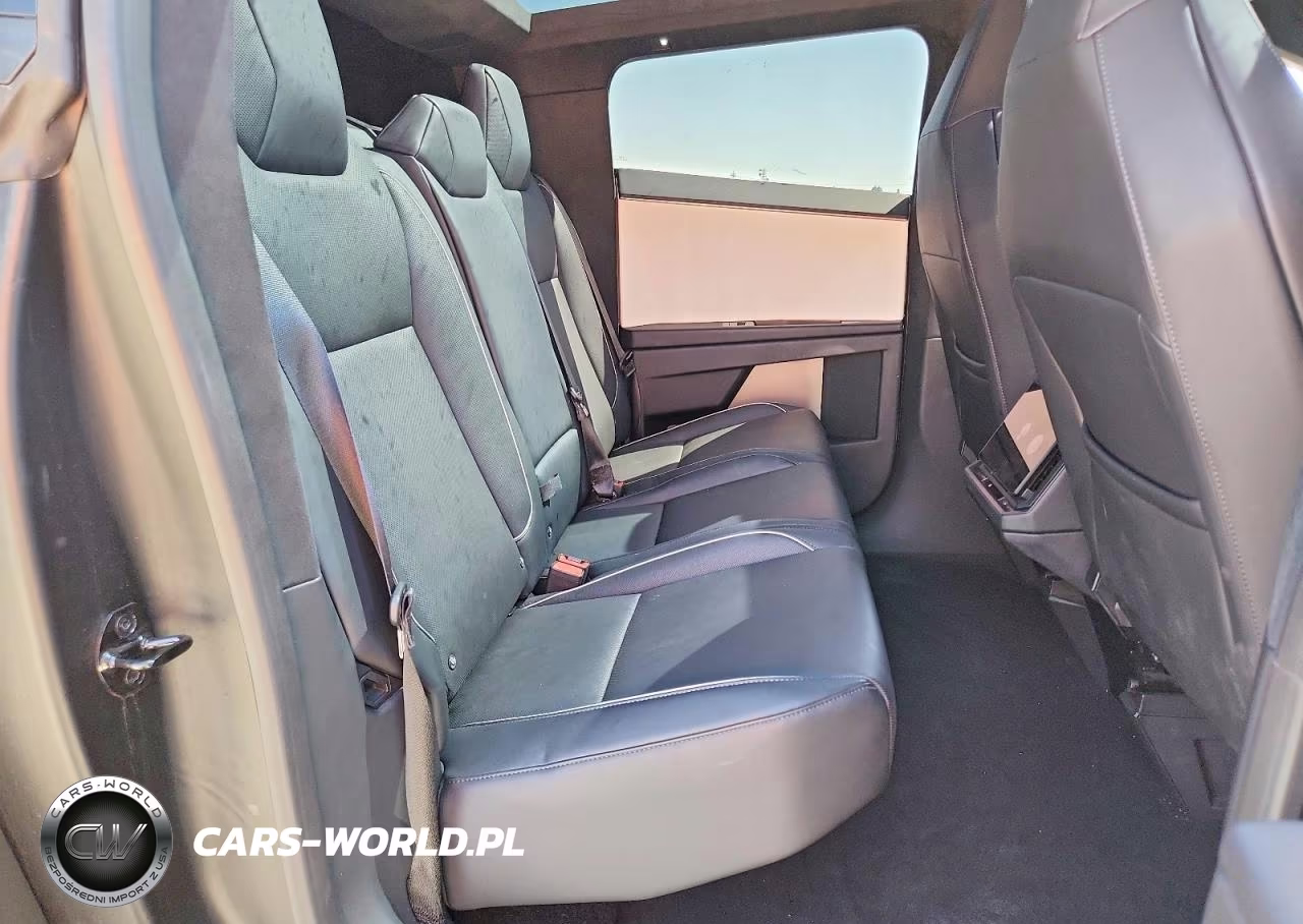 2024 Tesla Cybertruck VIN:7G2CEHED0RA019519 - 10