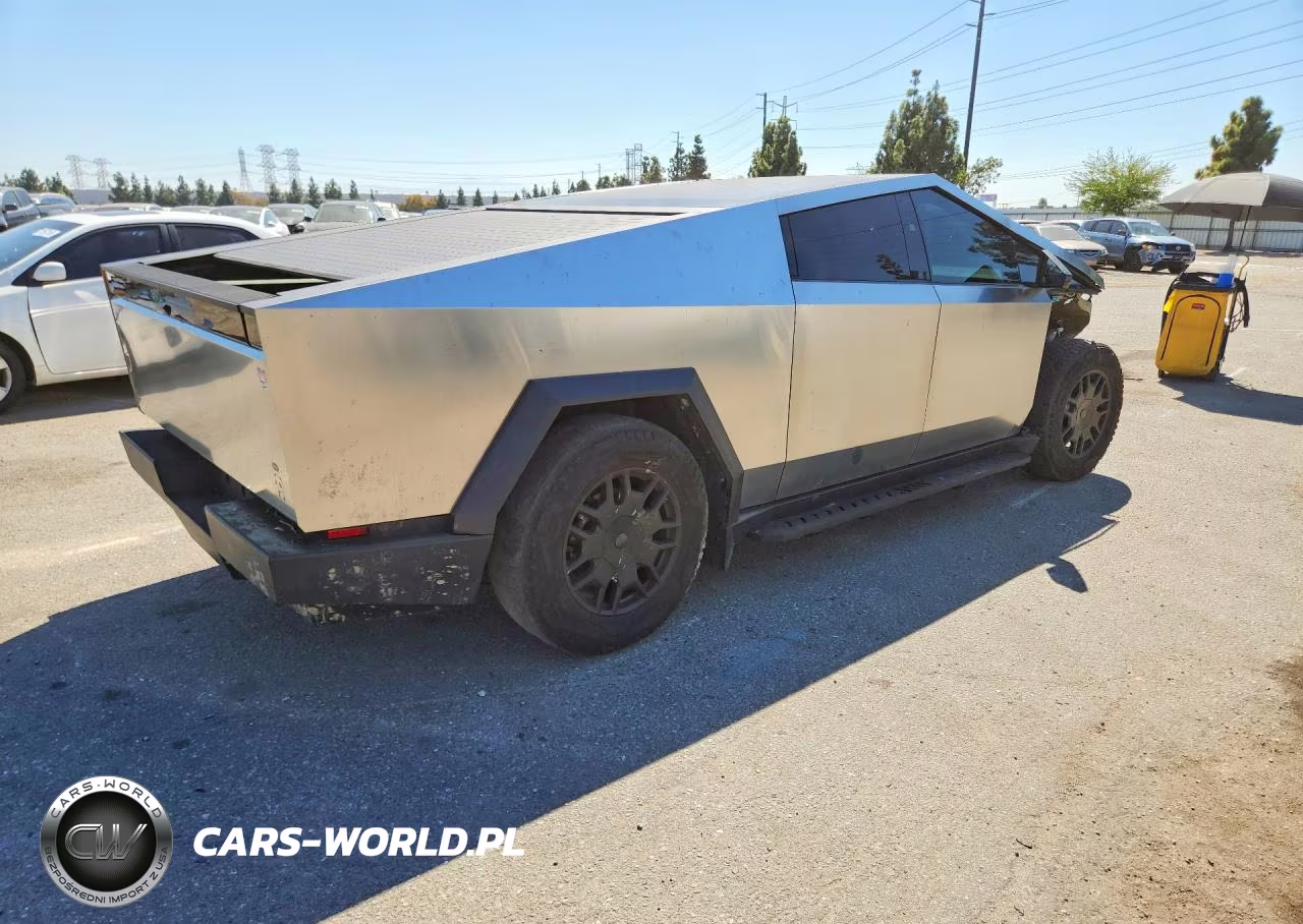 2024 Tesla Cybertruck VIN:7G2CEHED0RA019519 - 3