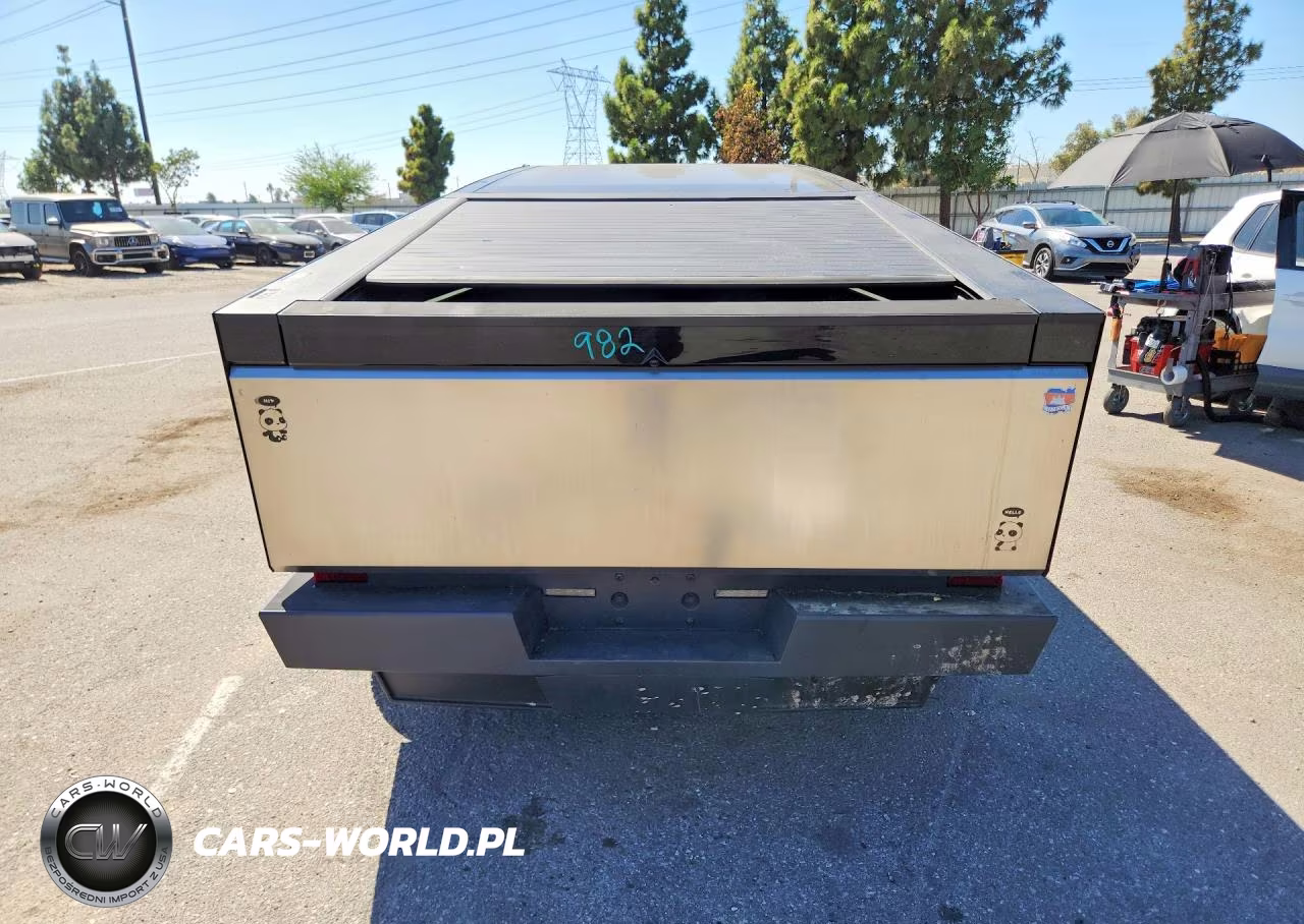 2024 Tesla Cybertruck VIN:7G2CEHED0RA019519 - 6