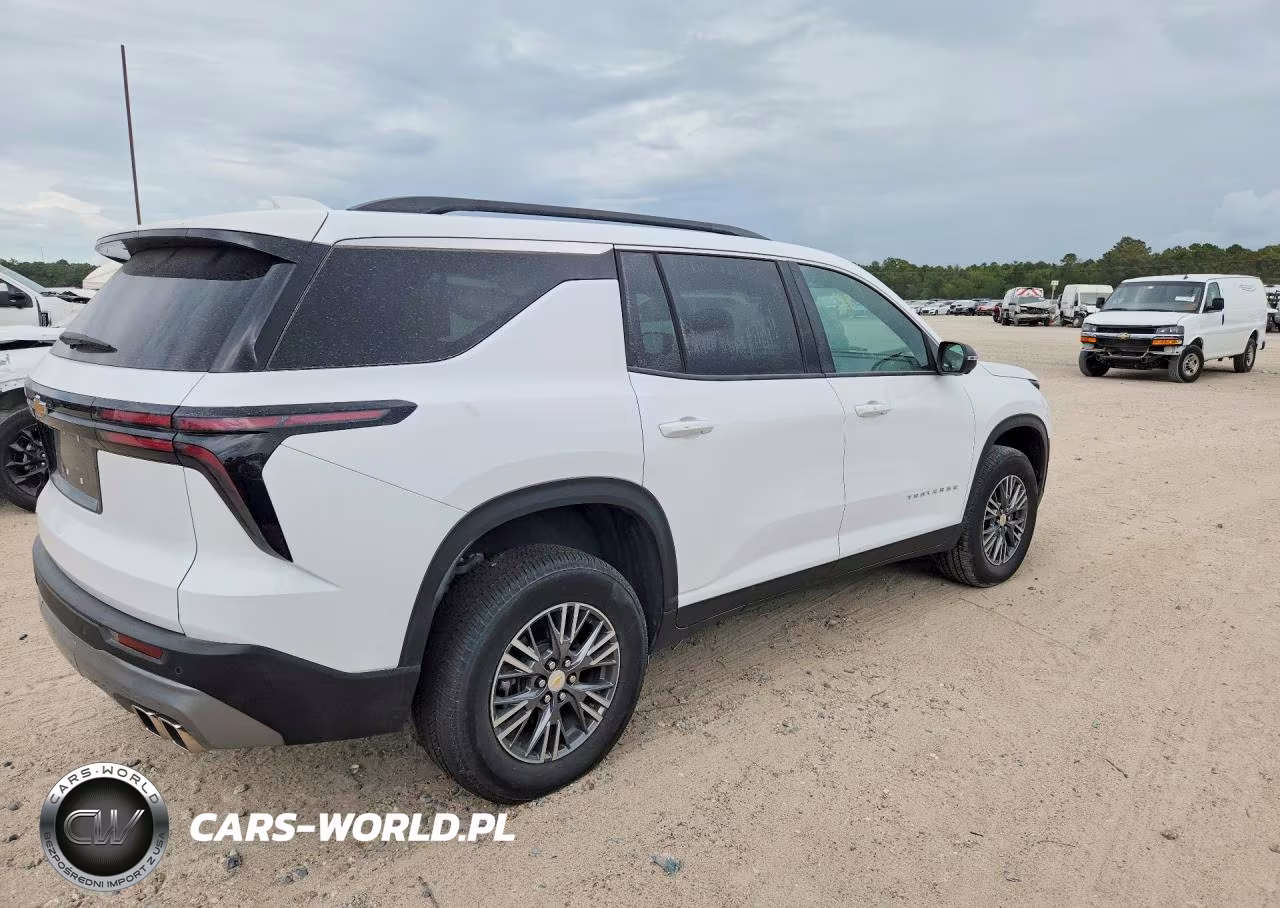 2025 Chevrolet Traverse Lt VIN:1GNERGRS4SJ224952 - 3