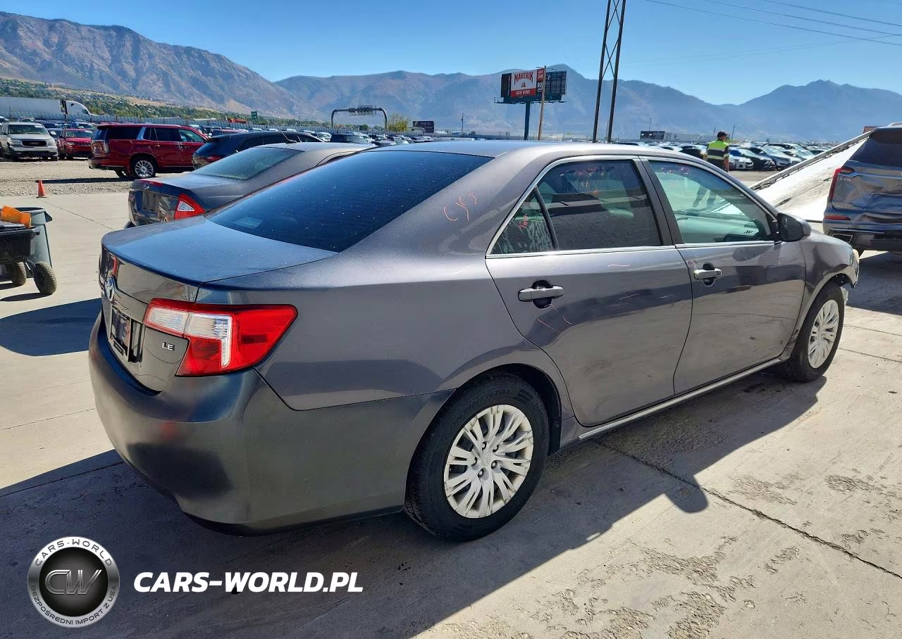 2014 Toyota Camry Le VIN:4T4BF1FK9ER344126 - 3