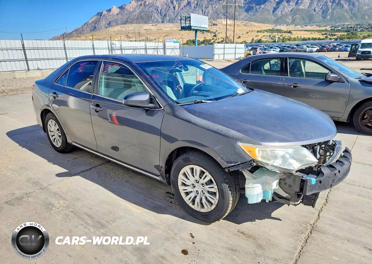 2014 Toyota Camry Le VIN:4T4BF1FK9ER344126 - 4