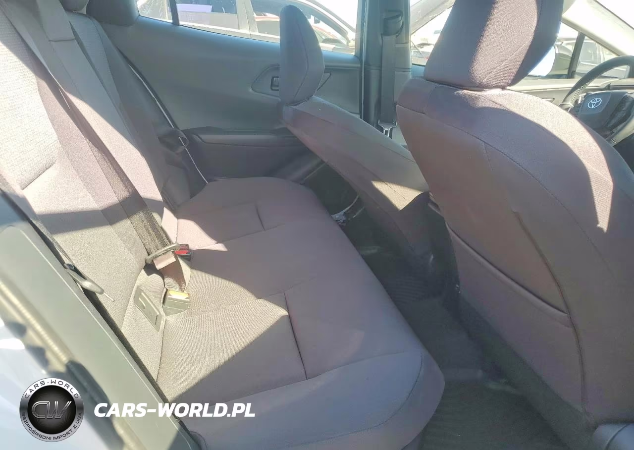 2026 Toyota Prius Le VIN:JTDACAAU1T3083217 - 10