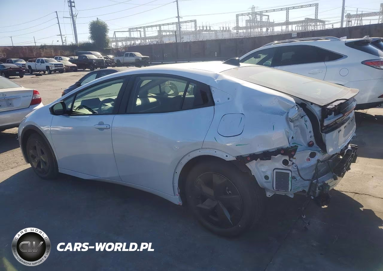 2026 Toyota Prius Le VIN:JTDACAAU1T3083217 - 2