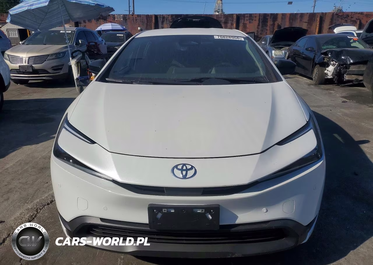2026 Toyota Prius Le VIN:JTDACAAU1T3083217 - 5