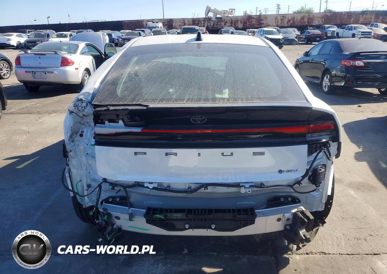 2026 Toyota Prius Le VIN:JTDACAAU1T3083217 - 6