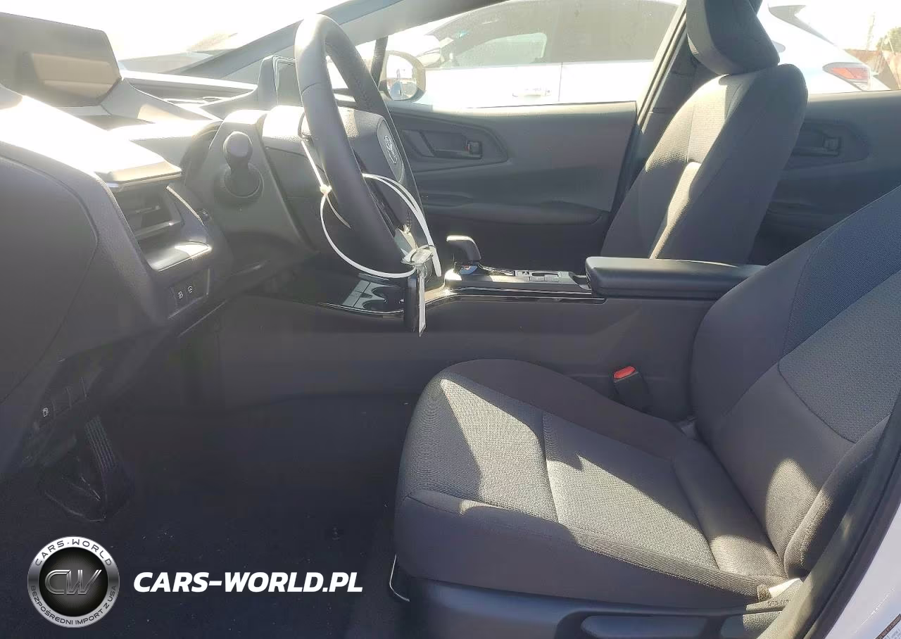 2026 Toyota Prius Le VIN:JTDACAAU1T3083217 - 7