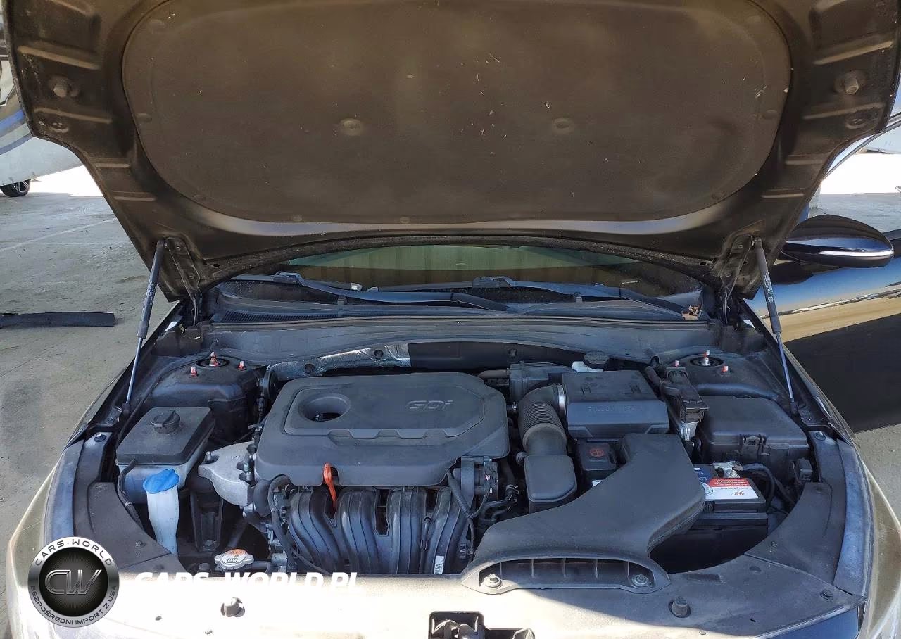 2018 Kia Optima S VIN:5XXGT4L33JG179329 - 11