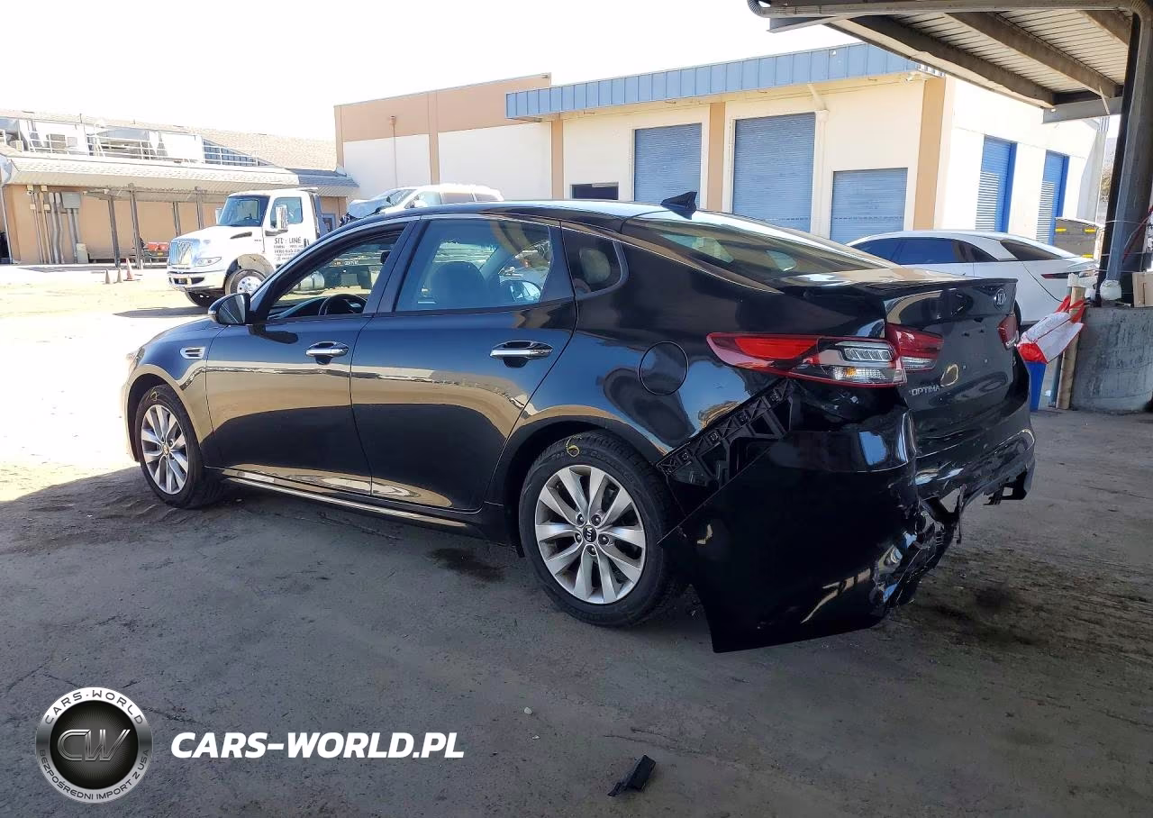 2018 Kia Optima S VIN:5XXGT4L33JG179329 - 2