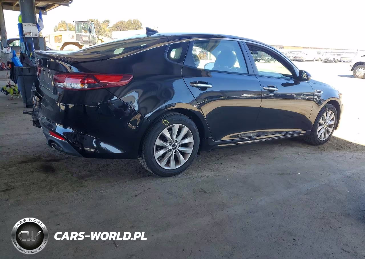 2018 Kia Optima S VIN:5XXGT4L33JG179329 - 3