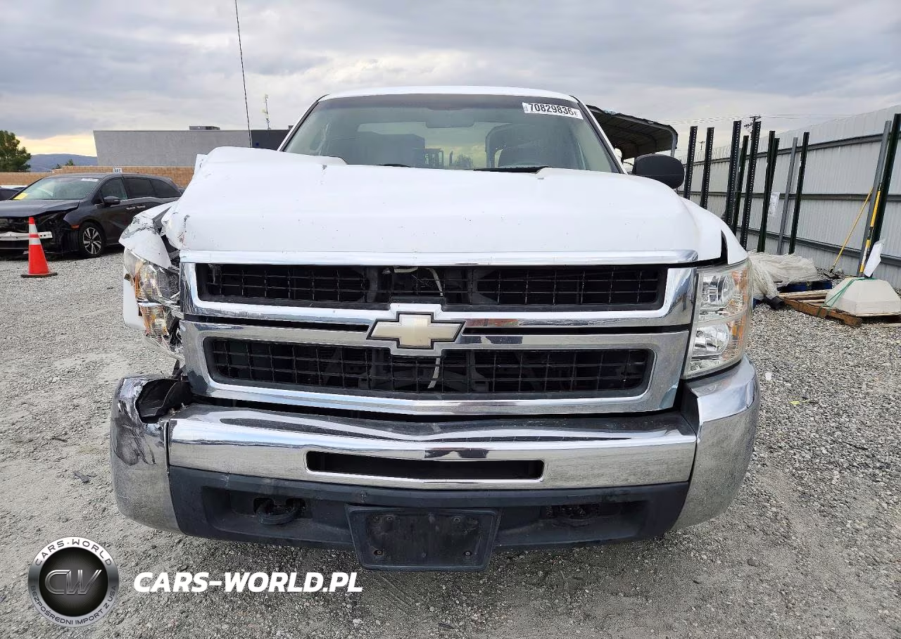 2008 Chevrolet Silverado C2500 Heavy Duty VIN:1GBHC24K08E214166 - 5