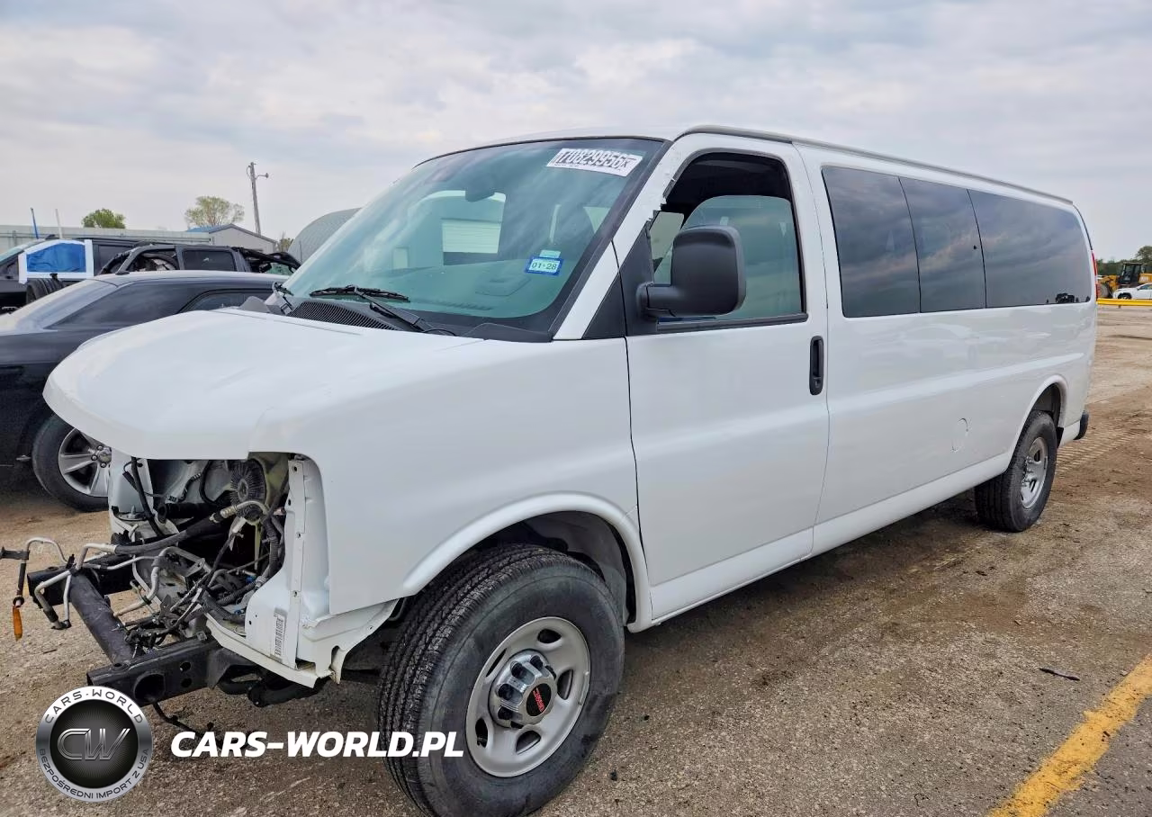 2026 GMC Savana G3500 Lt