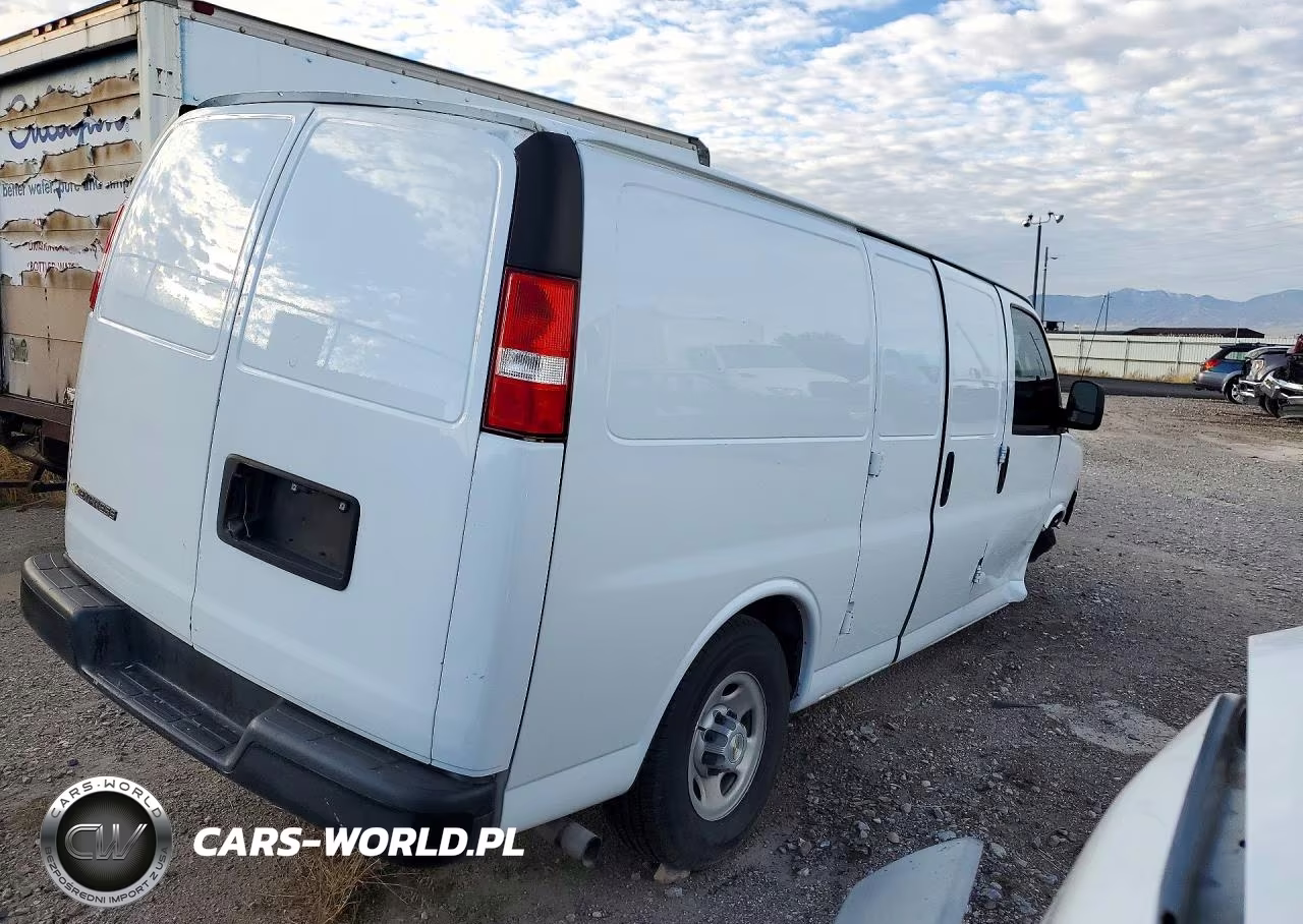 2024 Chevrolet Express G2500 VIN:1GCWGAFP6R1106251 - 3