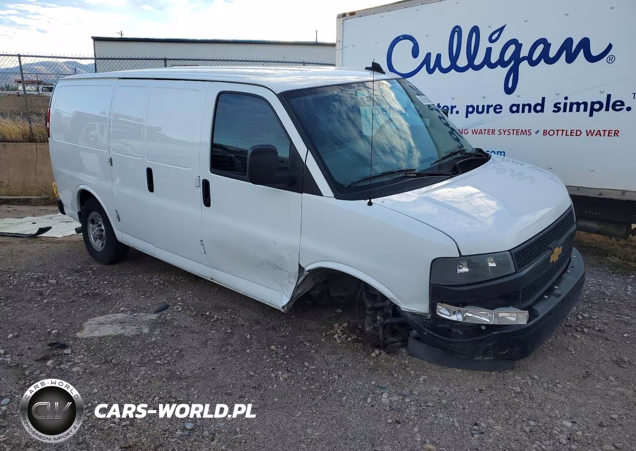 2024 Chevrolet Express G2500 VIN:1GCWGAFP6R1106251 - 4