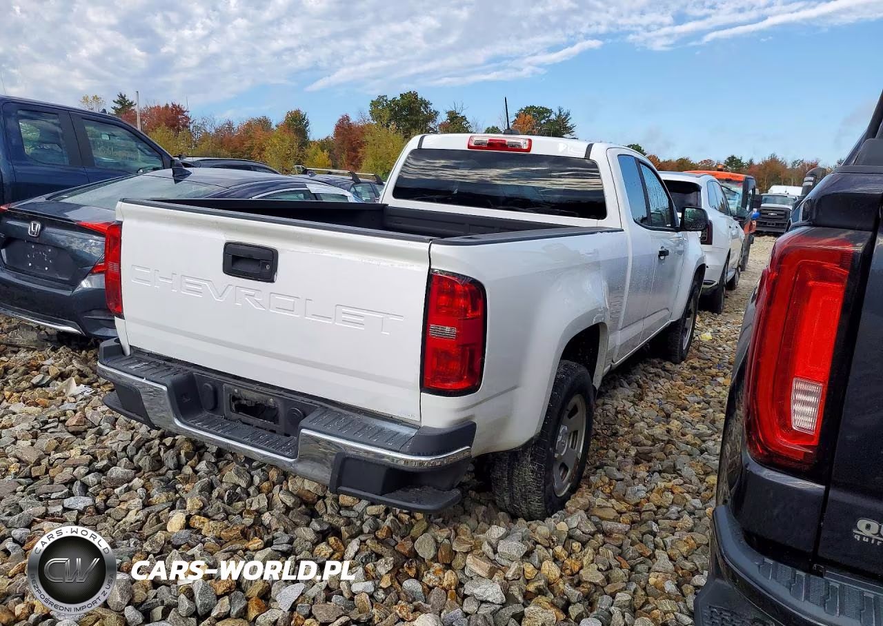 2021 Chevrolet Colorado VIN:1GCHSBEA0M1163774 - 3